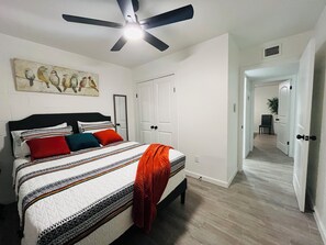 2 bedrooms, desk, iron/ironing board, WiFi