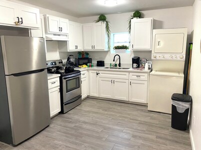 NEW 2 minutes South Texas College & McAllen Convention Center, Palms Crossing