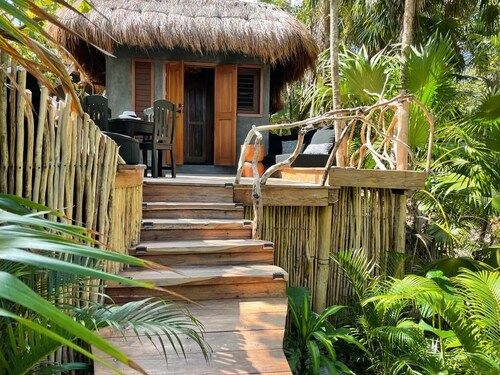 Charming 2-bedroom bungalow in lovely Tulum with WiFi, AC