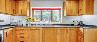 Windrush - Large House with Stunning Rural Views