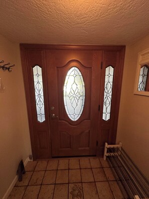 Interior - Cozy 3-bedroom house with office near the American River (Sacramento)