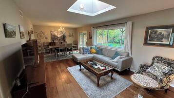 Smart TV, fireplace, offices