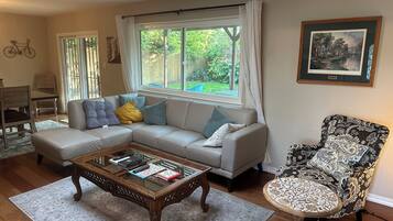 Smart TV, fireplace, offices