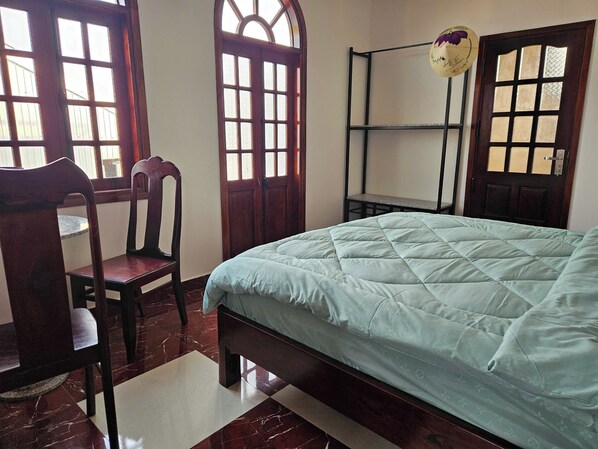 Blackout drapes, free WiFi - H&H Diamond Nail Guesthouse (Hue)