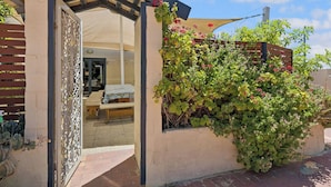 Unclassified image, 4 of 28, button - Studio 37 – Family-Friendly Beachside Retreat (Lancelin)
