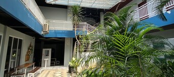 Grand Mahoni Hotel