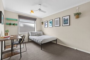 5 chambres, fer et planche à repasser, Wi-Fi gratuit, draps fournis