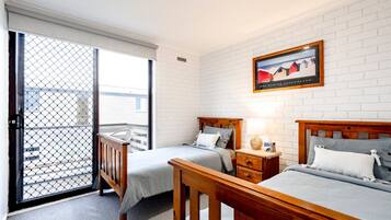 3 bedrooms, iron/ironing board, free WiFi, bed sheets