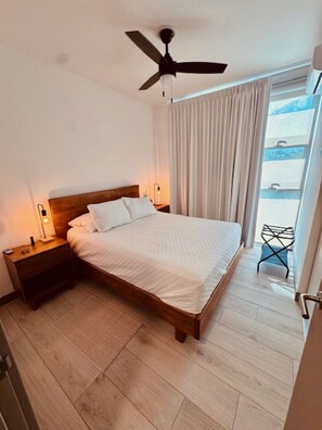 1 slaapkamer, een strijkplank/strijkijzer, wifi, beddengoed