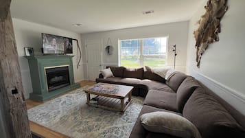 Smart TV y chimenea
