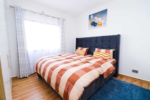 2 habitaciones, tabla de planchar con plancha y wifi gratis 