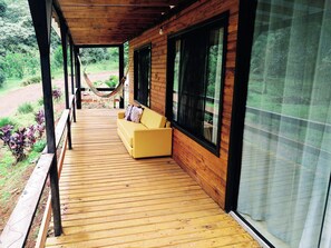 로맨틱 캐빈, 강 전망 | 라나이