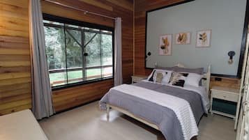 Cabaña romántica, vista al río | 1 habitación, tabla de planchar con plancha y wifi gratis