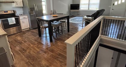 Cozy 2-bedroom condo in charming Janesville with AC