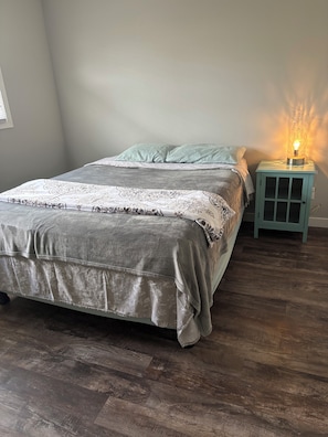 2 bedrooms, bed sheets