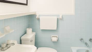 Toalhas de banho, sabonete, papel higiênico