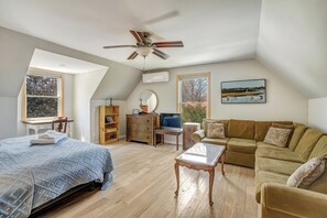 3 chambres, bureau, fer et planche à repasser, accès au Wi-Fi (inclus)