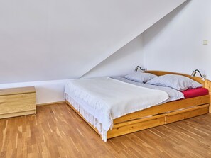 1 bedroom, desk, Internet - Rosie-Dolní náměstí by Interhome (Rokytnice nad Jizerou)