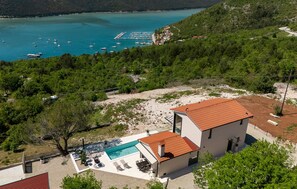 Exterior - Luxurious home in Trget (Trget)