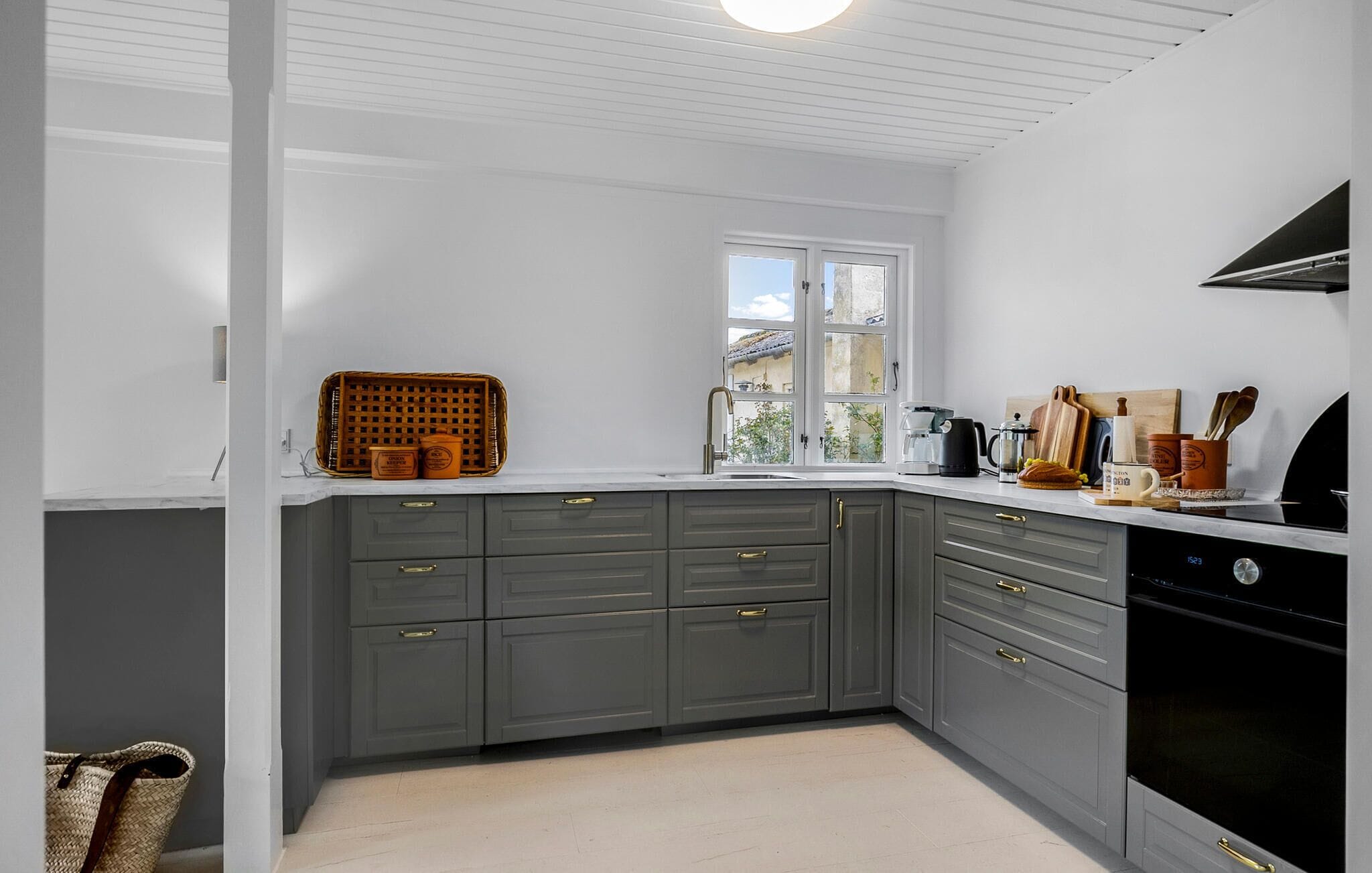 Køleskab, ovn, kogeplade, opvaskemaskine