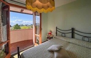 3 chambres, fer et planche à repasser, lit parapluie, Wi-Fi gratuit