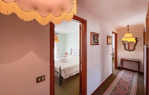 3 chambres, fer et planche à repasser, lit parapluie, Wi-Fi gratuit
