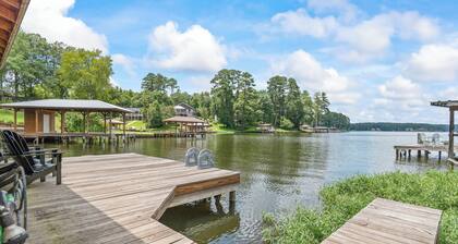 Lake Sinclair Waterfront Cottage with Dock & Porch Views