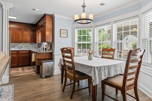 Dining - Dockside Dream on Lake Sinclair – Swimming Dock, Porch Views & Room for Everyone (Milledgeville)