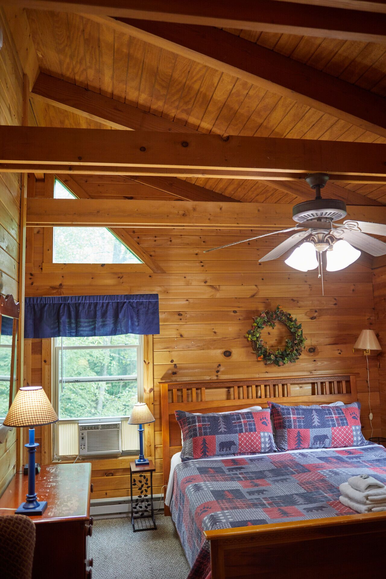 3 chambres, fer et planche à repasser, Wi-Fi, draps fournis