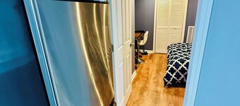 2-bedroom basement apartment in welcoming Belleville with WiFi, AC