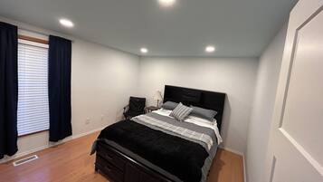 3 bedrooms, iron/ironing board, free WiFi, bed sheets