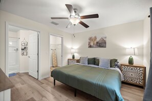 3 室のベッドルーム、アイロン / アイロン台、WiFi、ベッドシーツ