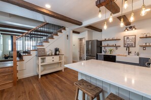 Mikrowelle, Ofen, Herdplatte, Geschirrspüler