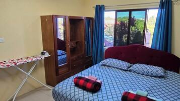 2 chambres, fer et planche à repasser, Wi-Fi, draps fournis