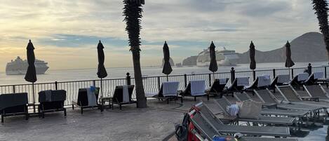 المنطقة المحيطة بالمنشأة