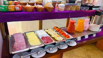 Desayuno estilo bufé