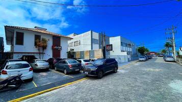 Estacionamento grátis com manobrista