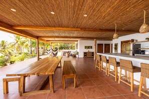 Casa del Alma Dining Table