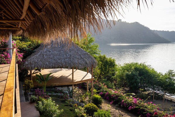 Private tropical villa overlooking Laguna de Apoyo