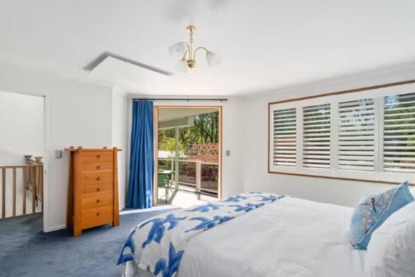 5 Schlafzimmer, Schreibtisch, Reisekinderbett, WLAN