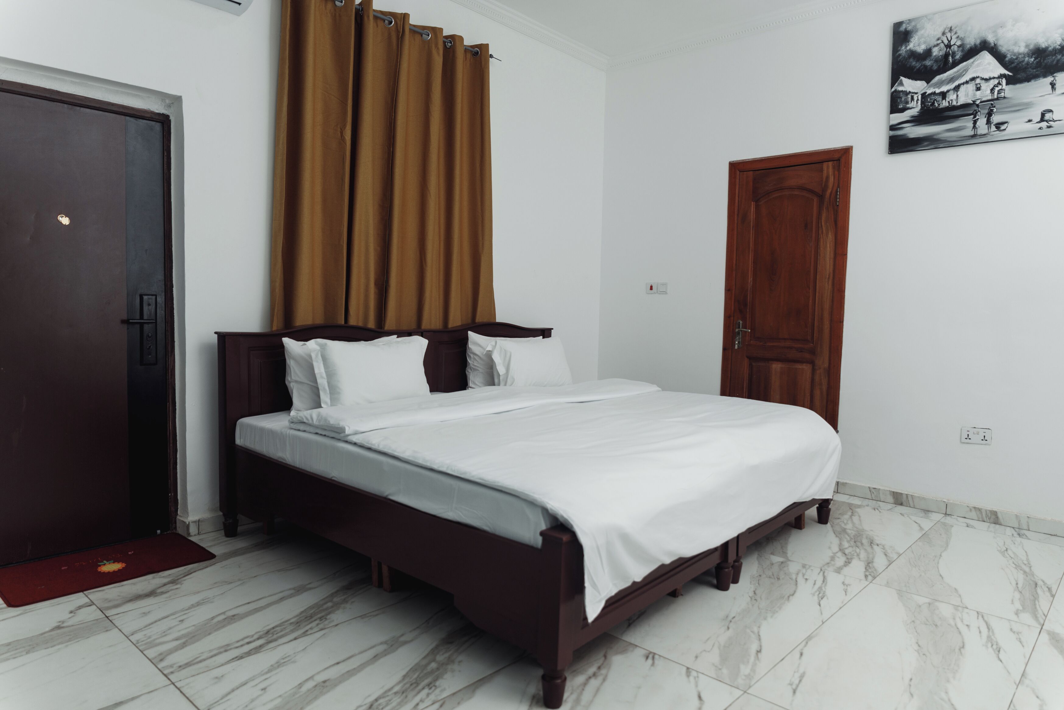 Iron/ironing board, free WiFi