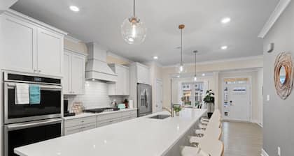 Ocean View Getaway - Pool & Grill