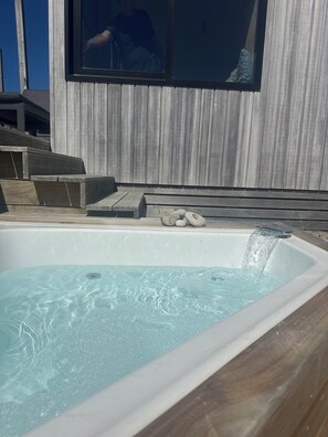 Baignoire à remous extérieure