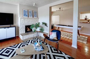 Smart-TV, peis, videospill og bøker