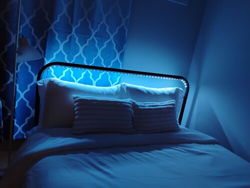 Gorgeous and Serene Private Room in charming Washington with WiFi, AC