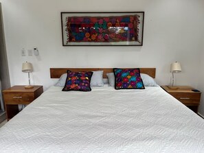 2 quartos, cofres nos quartos, ferros/tábuas de passar roupa