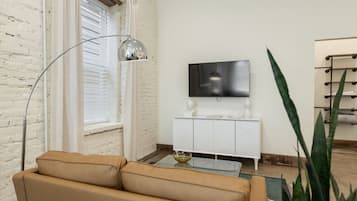 Una Smart TV, libros