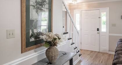 Charming 3-bedroom house in peaceful Madison with WiFi, Pet-friendly