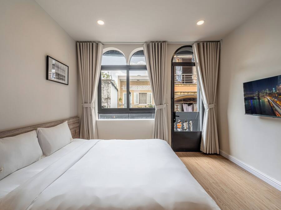 Blackout drapes, soundproofing, iron/ironing board, free WiFi