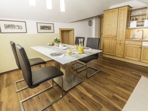 Dining - Hildegard Pedevilla Comfortable Holiday Residence (Neustift Im Stubaital)